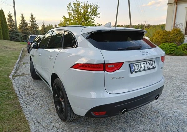 Jaguar F-Pace cena 115000 przebieg: 128000, rok produkcji 2018 z Międzyrzec Podlaski małe 529